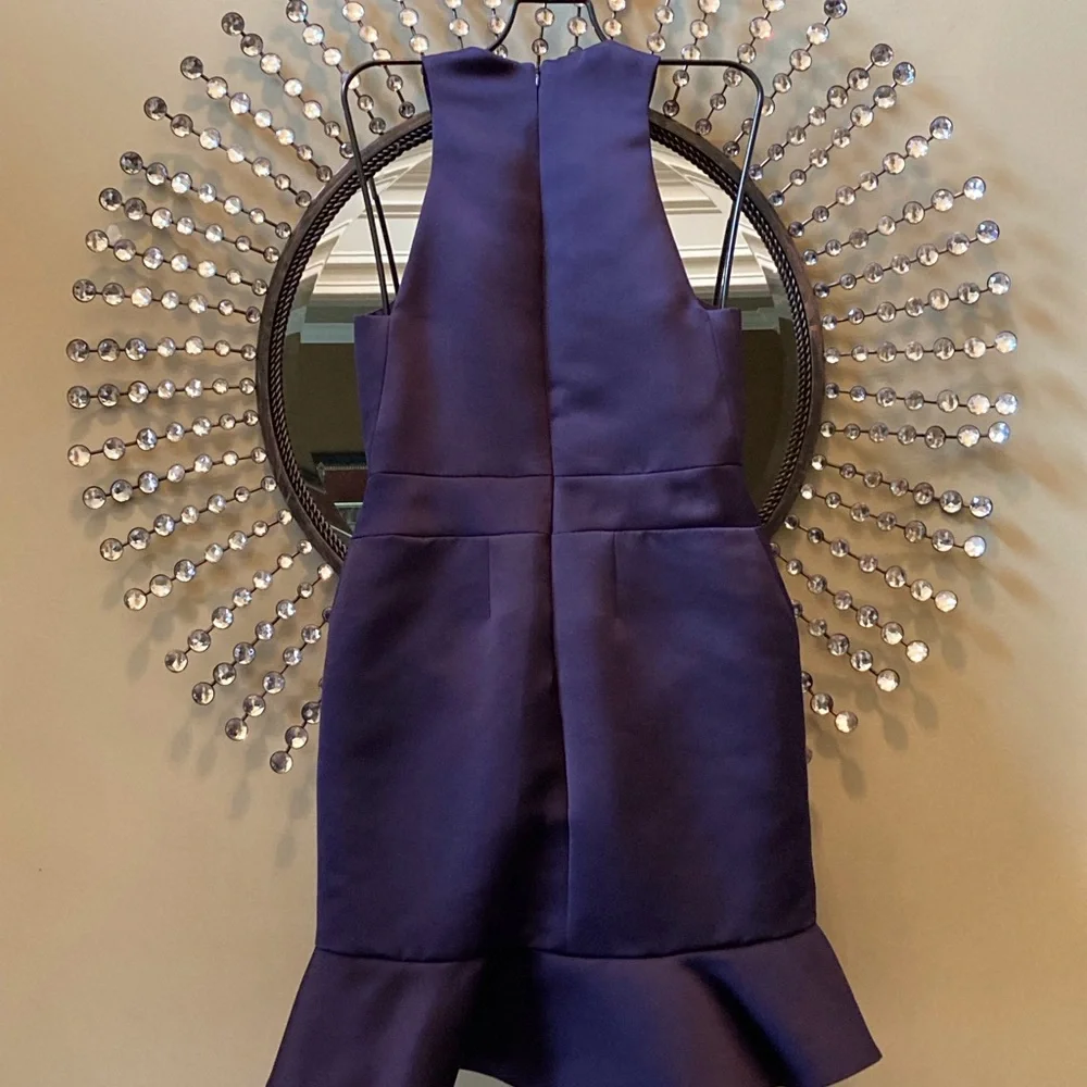 Alexander McQueen Elegant Navy Sleeveless Fitted Dress - Picture 3 of 10